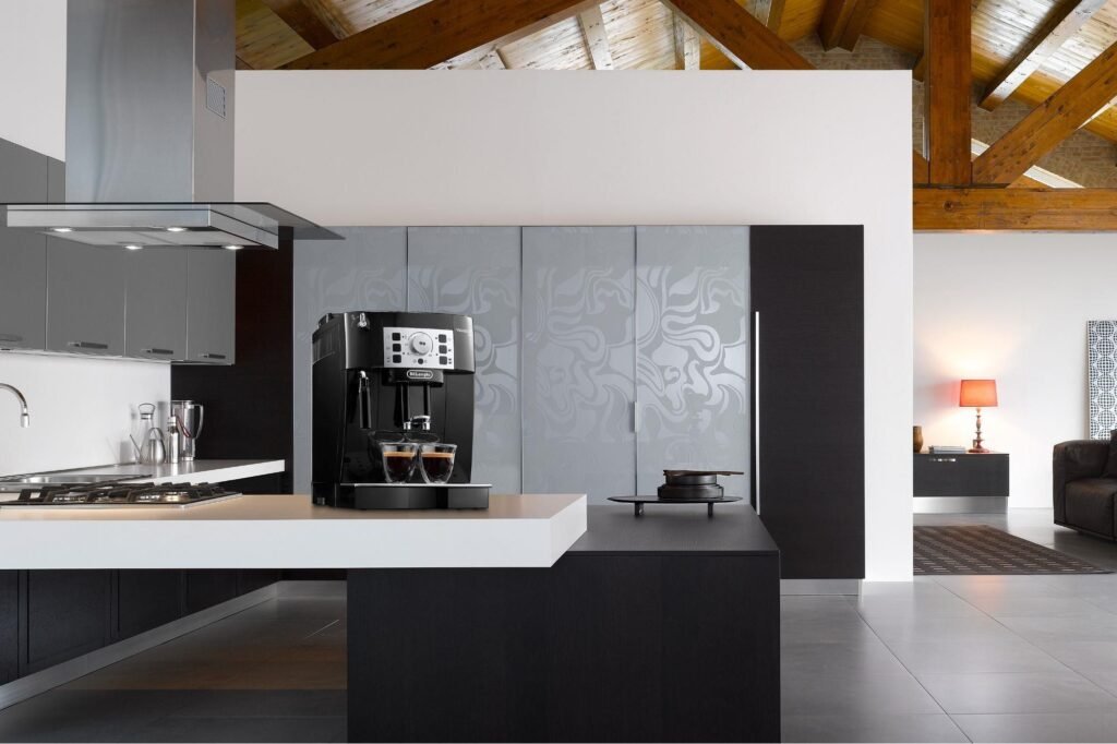 Ekspres automatyczny De’Longhi Magnifica S ECAM22.115.B – z młynkiem, 1,8 l — szczegóły