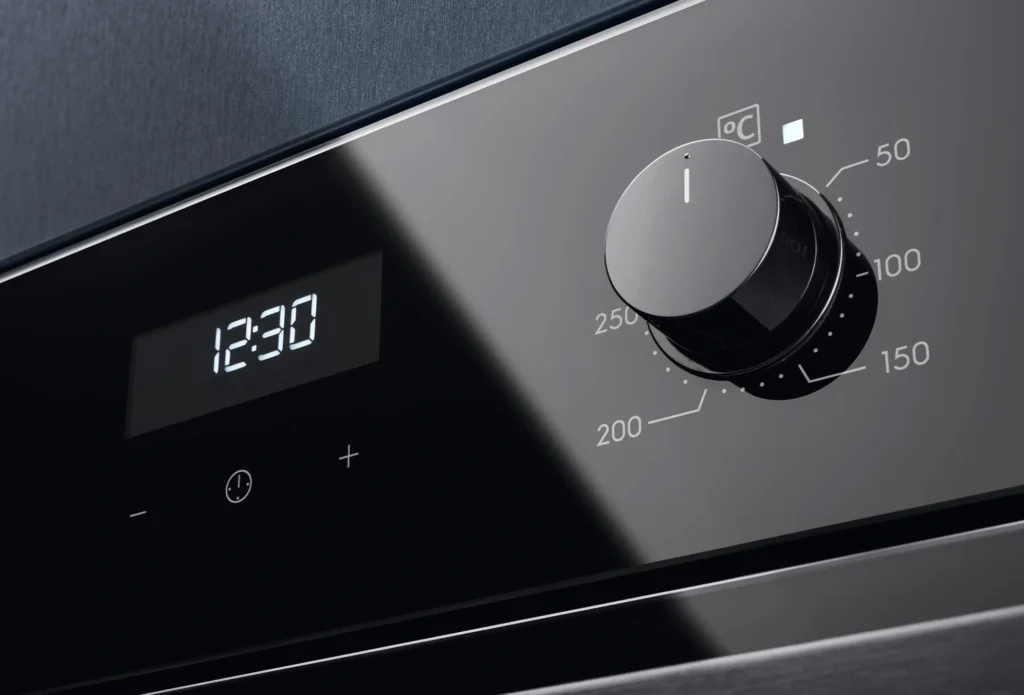 Electrolux EOF5C50BZ – Piekarnik SurroundCook 600 kataliza — zdjęcie 3