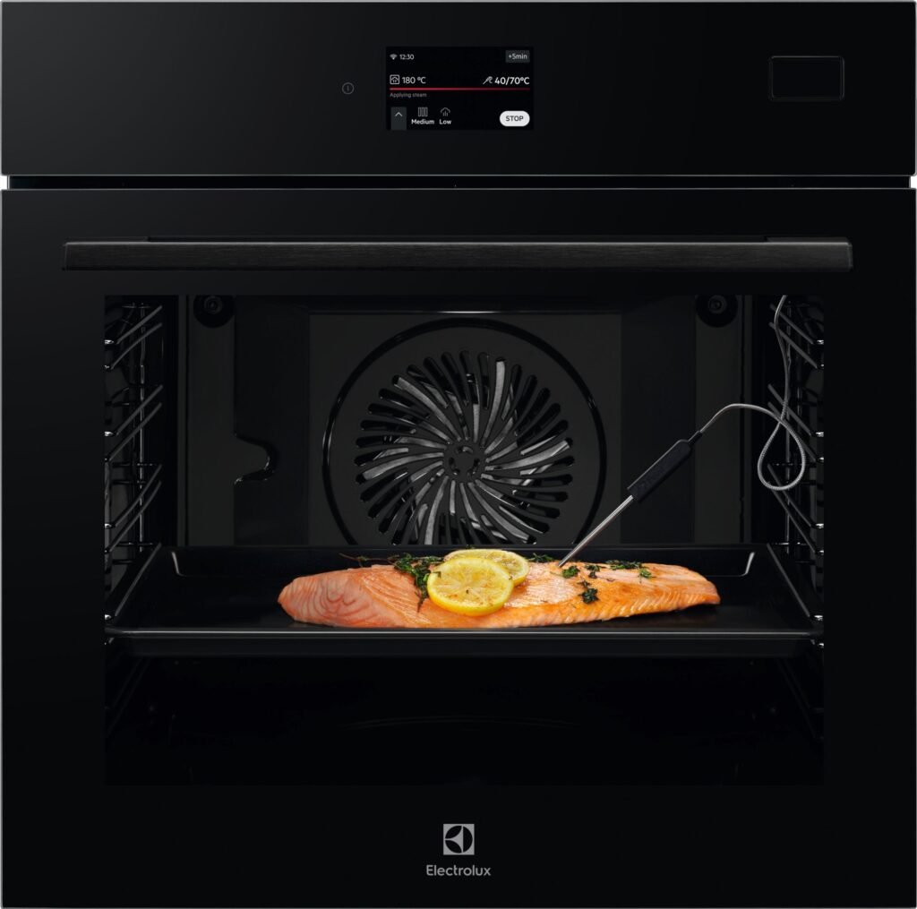 Electrolux LOB9S3XZ – Piekarnik parowy 800 MealAssist z SteamPro — zdjęcie 1