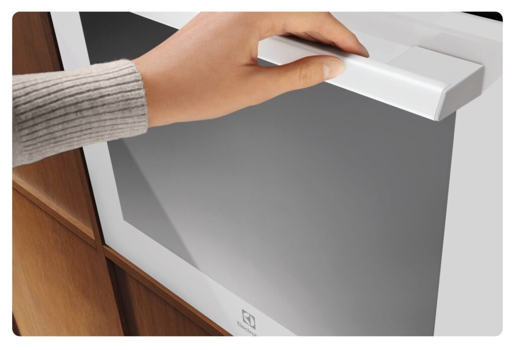 Electrolux EOF5F50BV – Piekarnik 500 SurroundCook kataliza — zdjęcie 3