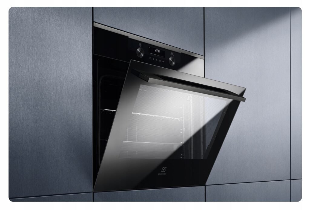 Electrolux KODDP77H – Piekarnik parowy 500 SurroundCook SteamBake pyroliza — szczegóły