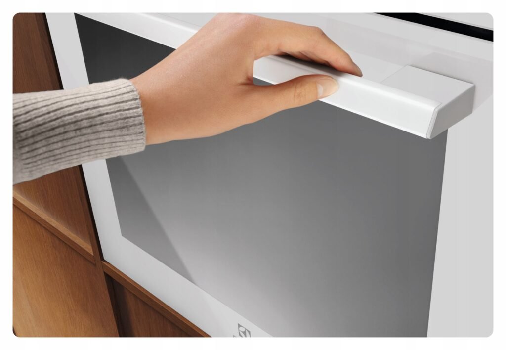 Electrolux LOB8S38V – Piekarnik parowy 800 MealAssist z SteamPro — zdjęcie 3